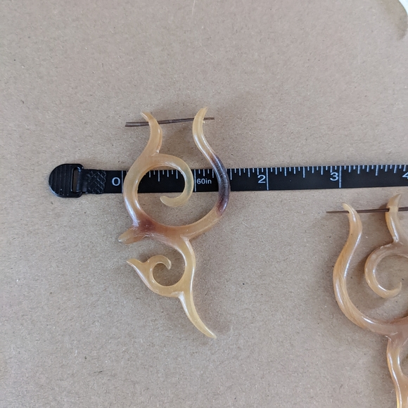 Tan Earrings RARE - Picture 3 of 4